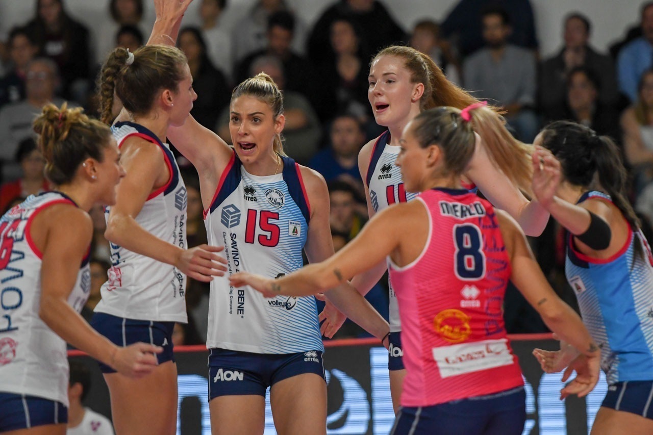 Dopo la vittoria di Filottrano, arriva l’Igor Volley Novara. Tutti al palazzetto!