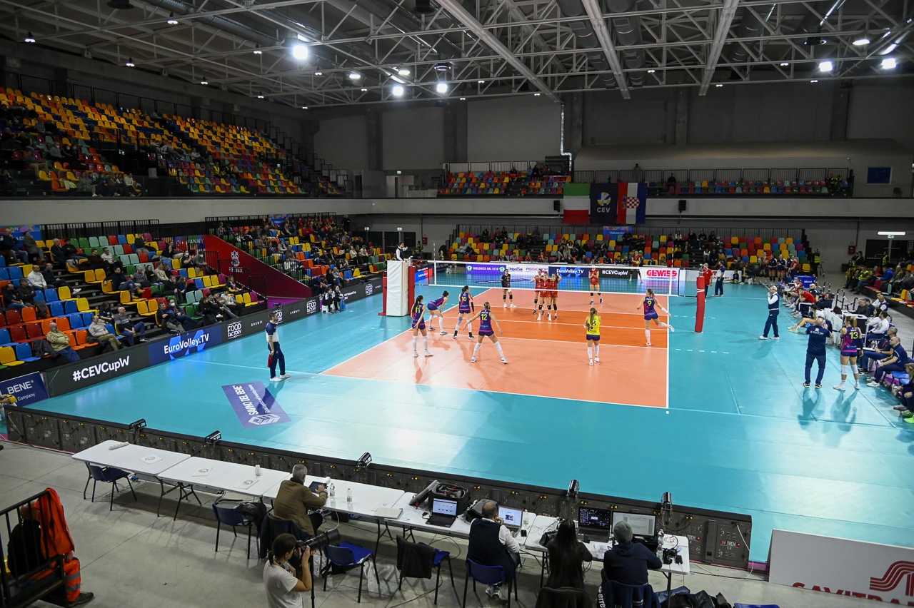 VIA ALLA CAMPAGNA ABBONAMENTI! PRENDI POSTO IN MEZZO ALLE STELLE!