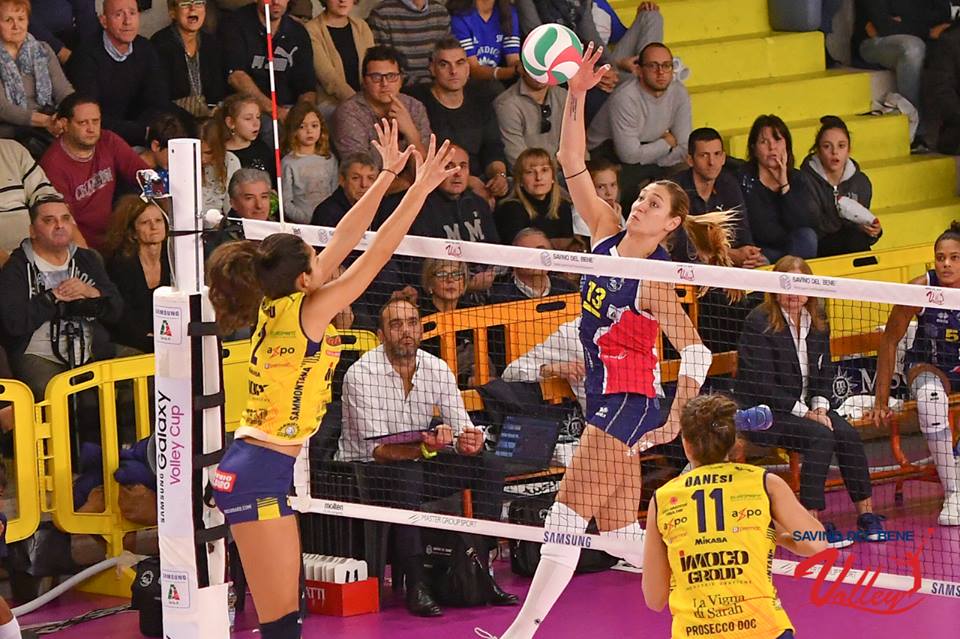 La Savino Del Bene esce tra gli applausi, Conegliano con tre punti preziosissimi